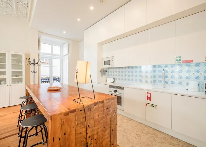 Appartamento Classy Duplex In Historic Lisbona