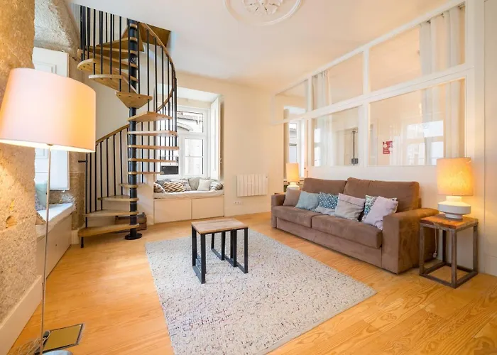 Classy Duplex In Historic Lisboa