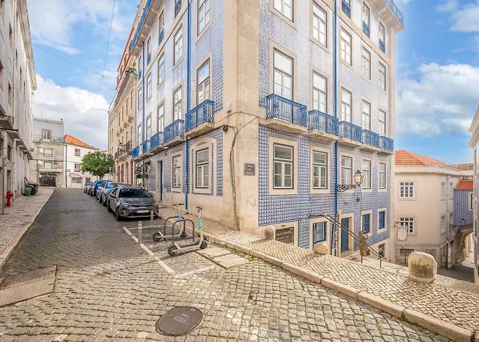 Classy Duplex In Historic Апартаменти Лісабон