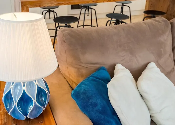 Classy Duplex In Historic *